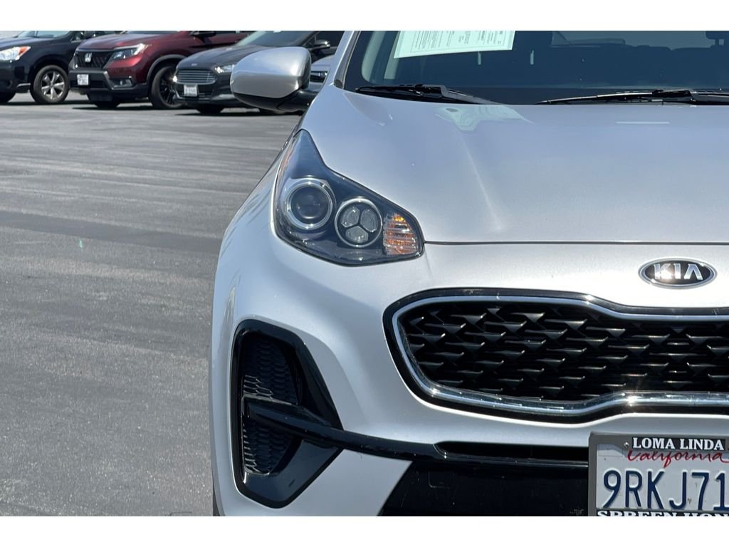 Used 2021 Sparkling Silver Kia LX image 18
