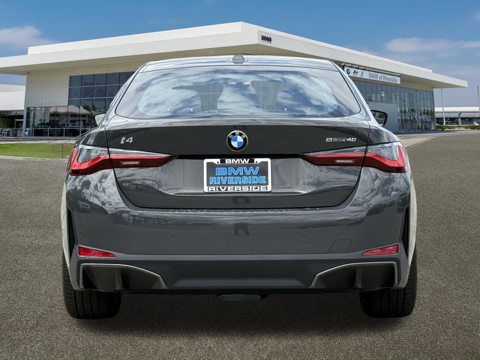 2026 BMW i4 40 - Photo 9
