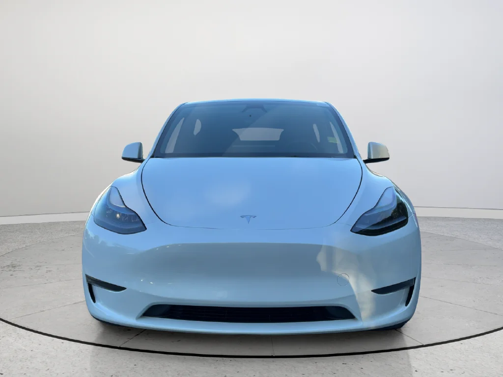 Used 2024 White Tesla Long Range image 3