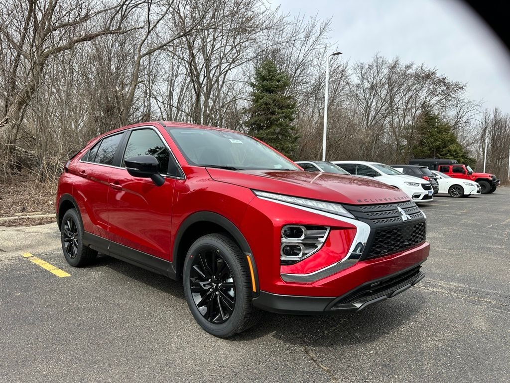 Used 2025 Red Mitsubishi LE image 3