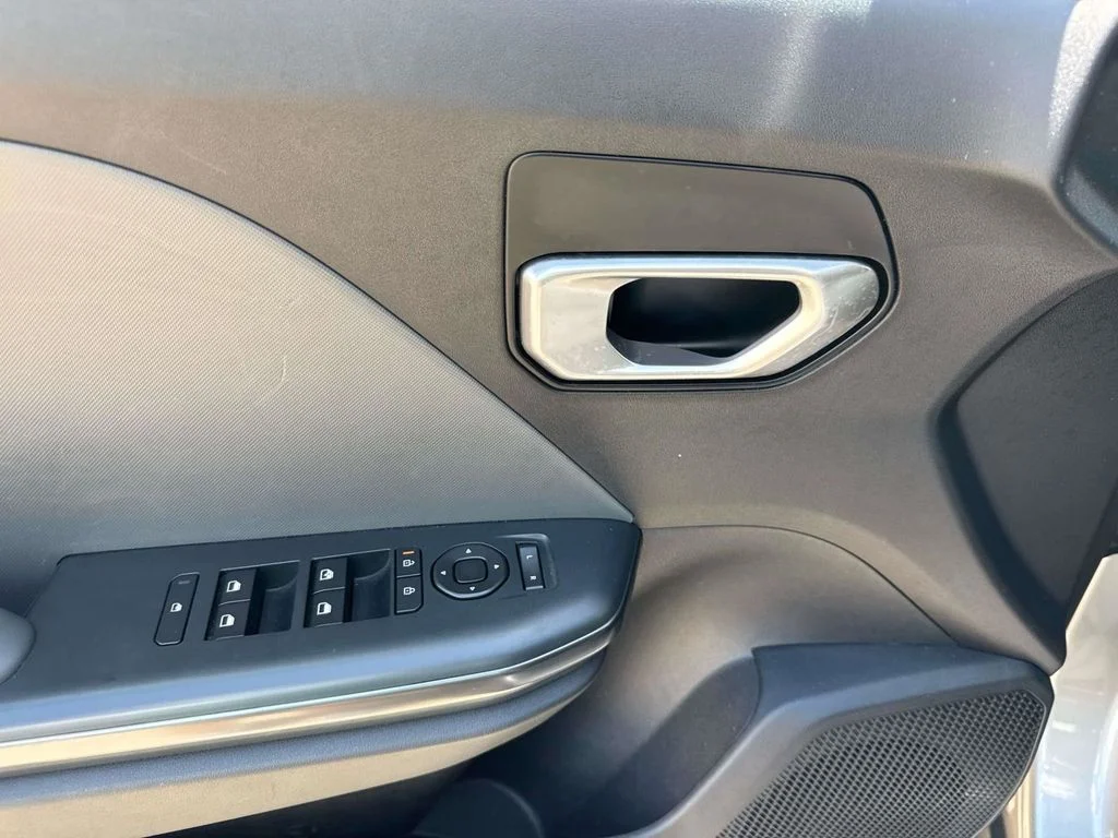 2025 Kia K4 LXS - Photo 35