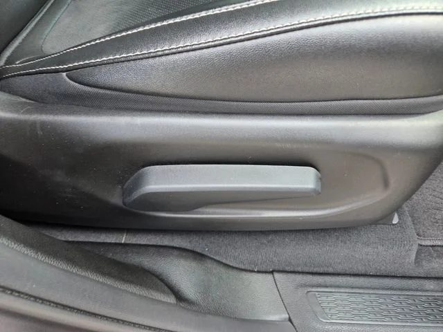 Used 2024 Gray Jeep Altitude image 15