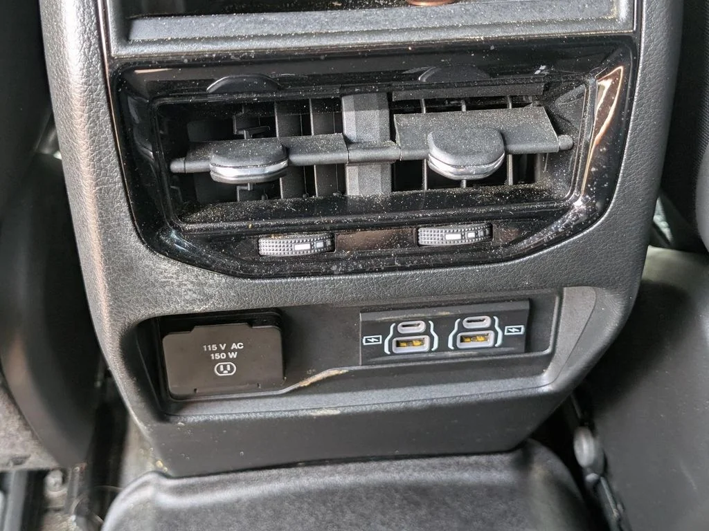 Used 2025 Black Jeep Altitude X image 18