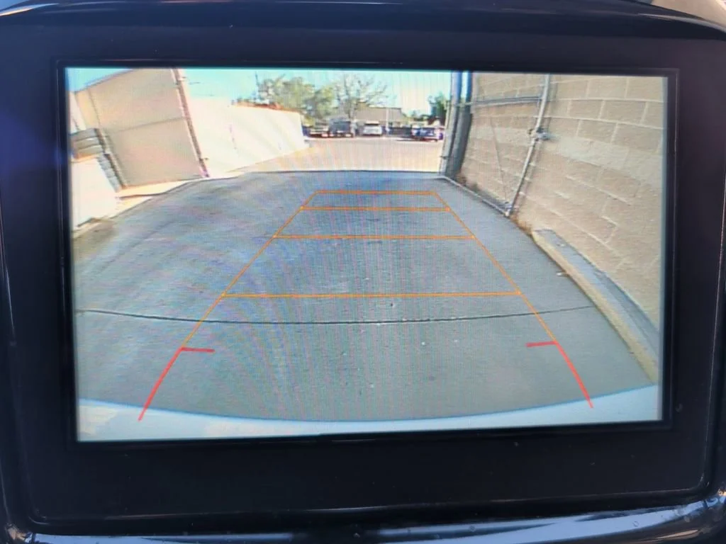 Used 2019 IRIDESCENT PEARL TRICOAT Chevrolet LT Leather image 19