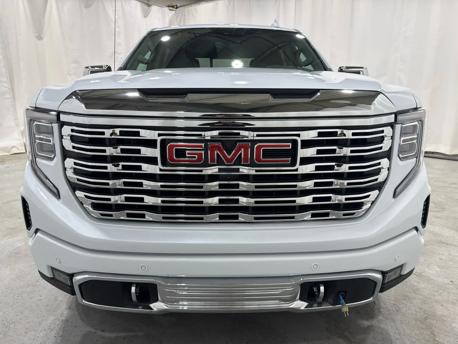Used 2026 Glacier White Tricoat GMC Denali image 8