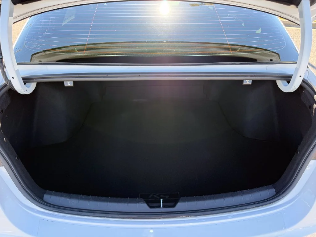 Used 2022 White Kia GT-Line image 22