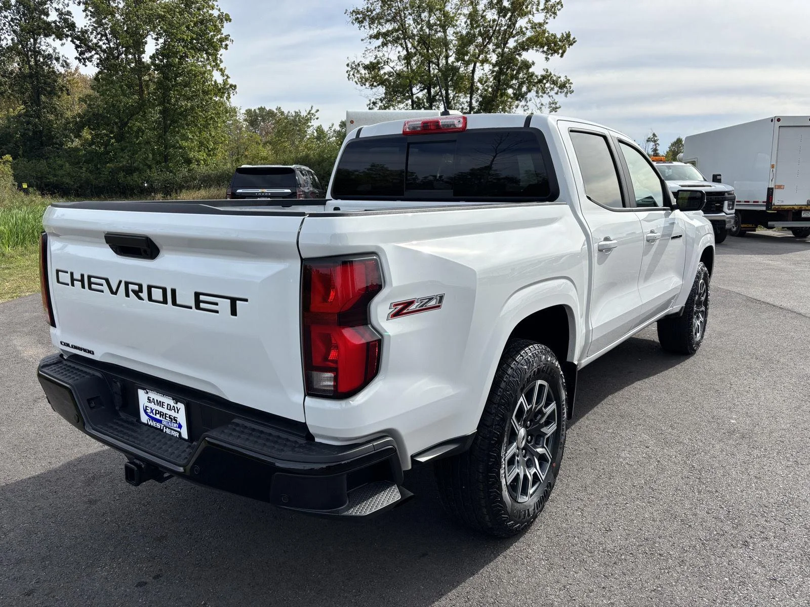 New 2026 Summit White Chevrolet Z71 image 13