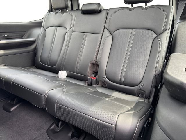 New 2026 Bright White Clear-Coat Exterior Paint Jeep Limited Reserve image 16