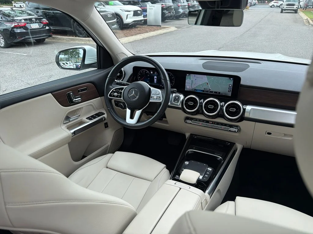 Used 2022 White Mercedes-Benz GLB 250 image 36