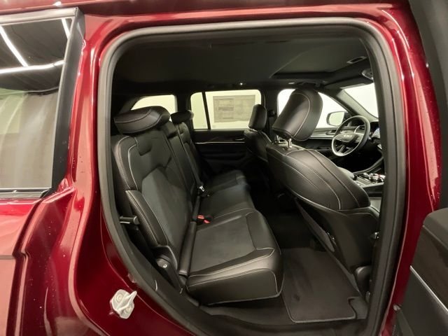 New 2026 Velvet Red Pearl-Coat Exterior Paint Jeep Laredo Altitude image 25