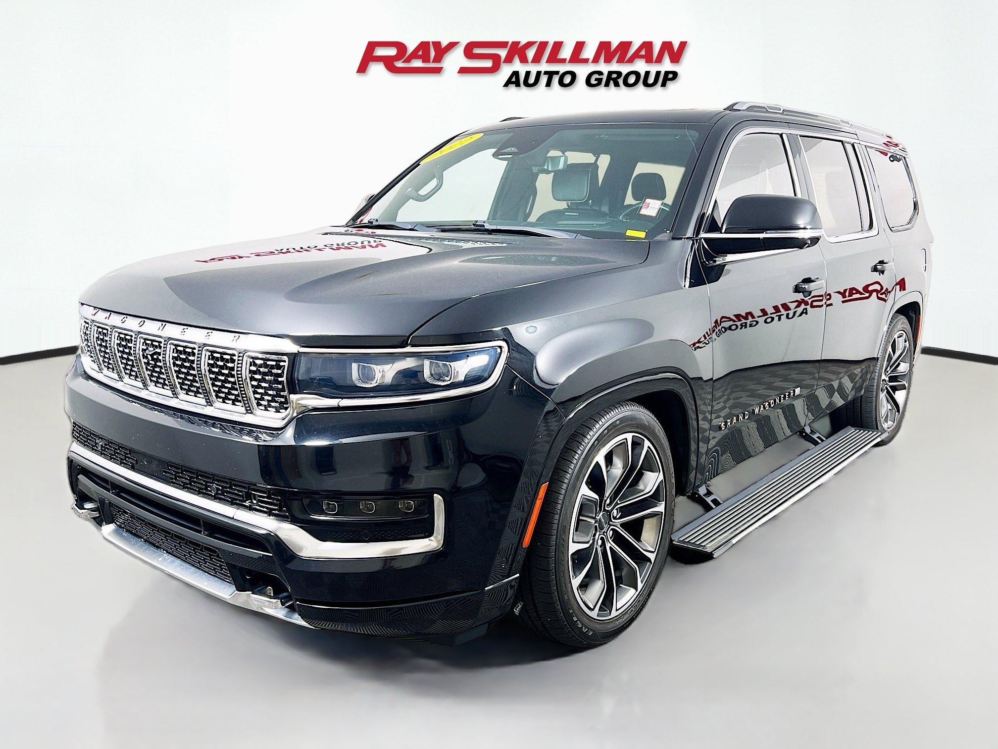 Used 2022 Diamond Black Crystal Pearlcoat Jeep SERIES III image 3