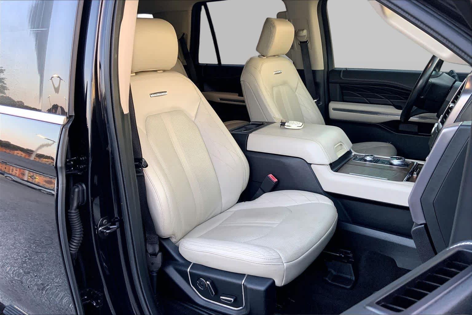 Used 2019 Agate Black Ford Platinum image 9