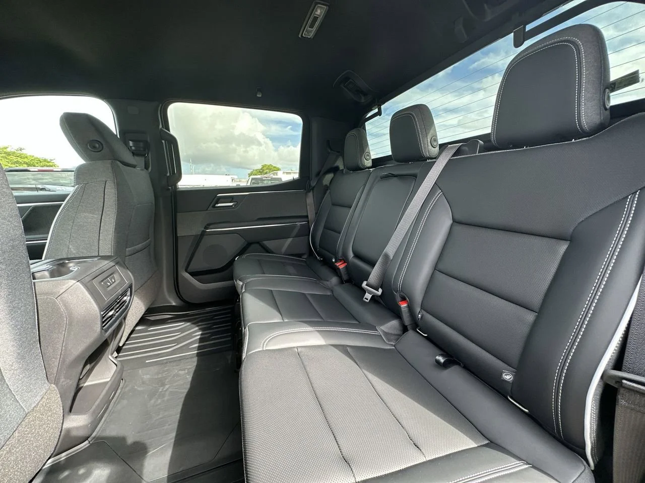 2026 GMC Sierra EV Elevation - Photo 22