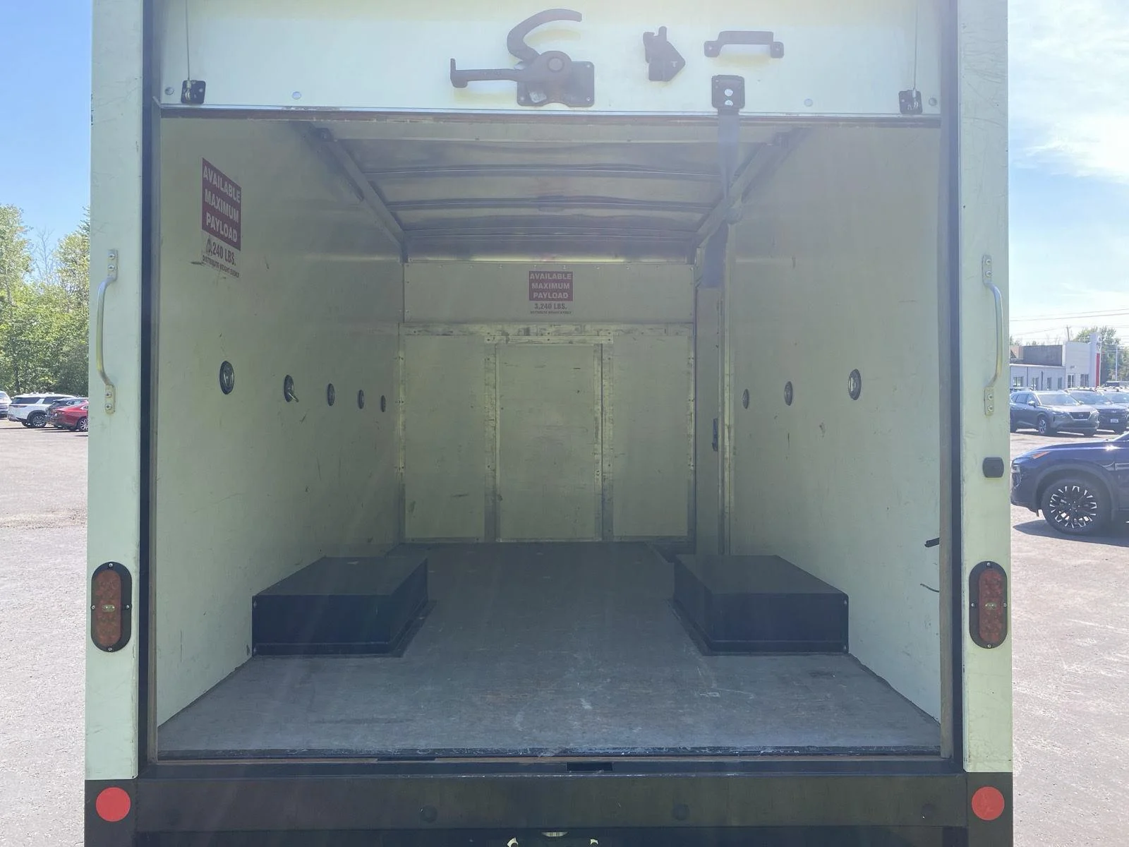 Used 2023 Oxford White Ford Base image 7
