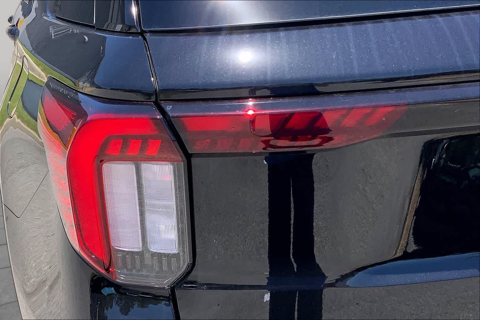 New 2026 Agate Black Metallic Ford Active image 14