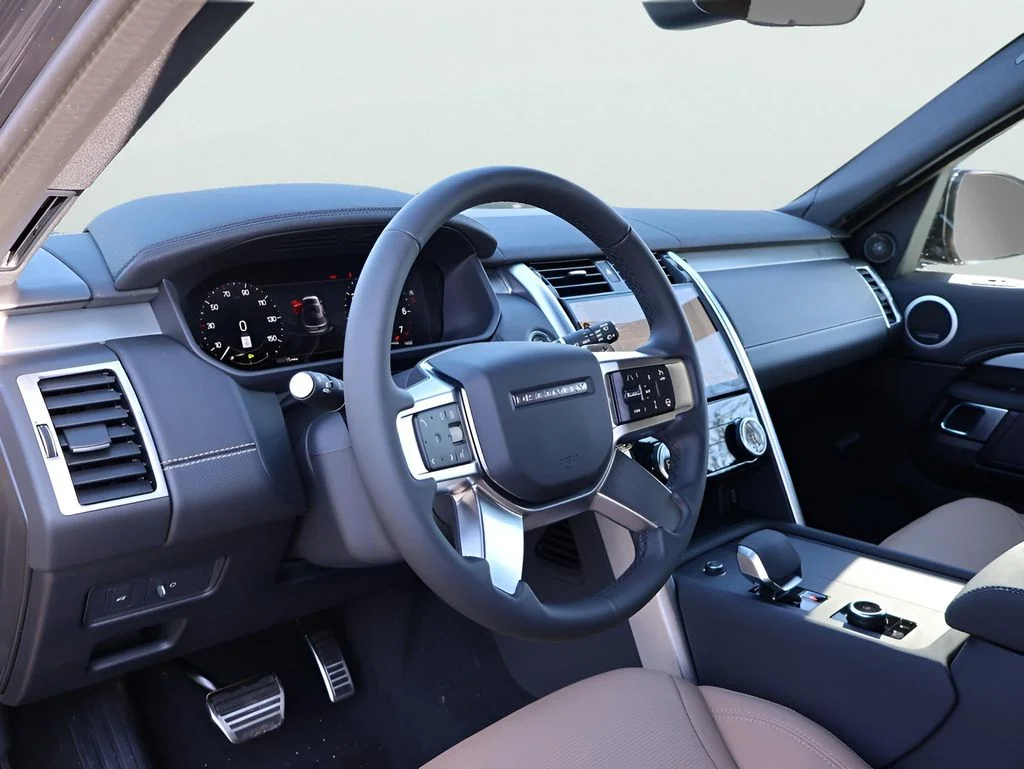 New 2026 Carpathian Grey Land Rover  image 18