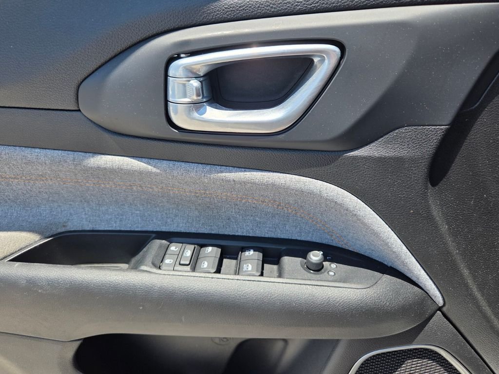 Used 2022 Silver Jeep Sport image 24