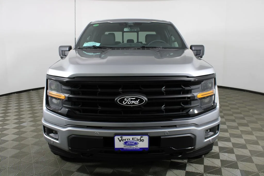 New 2026 Iconic Silver Metallic Ford XLT image 2