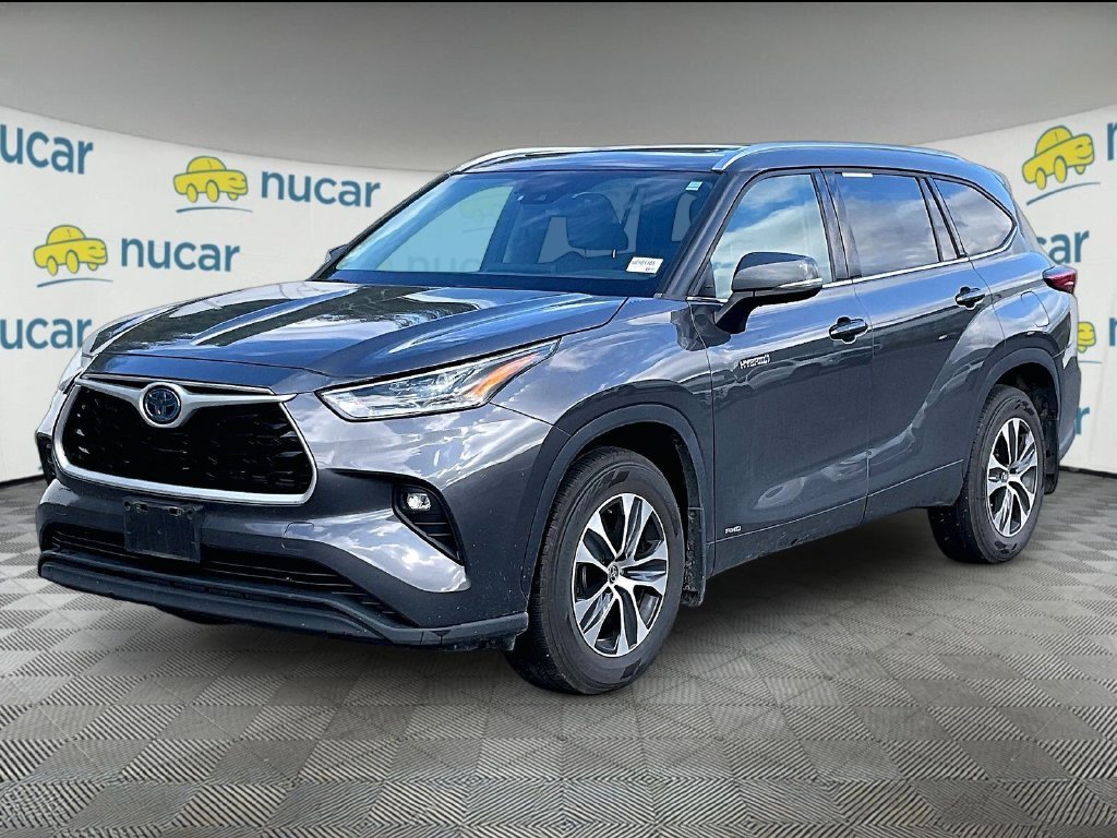 Used 2021 Magnetic Gray Metallic Toyota XLE image 2