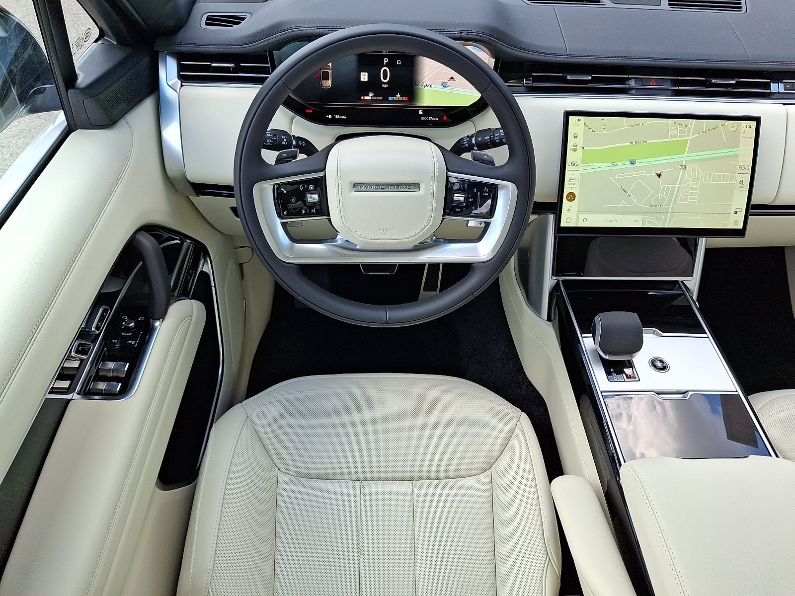 New 2026 Ostuni Pearl White Land Rover P400 SE image 4