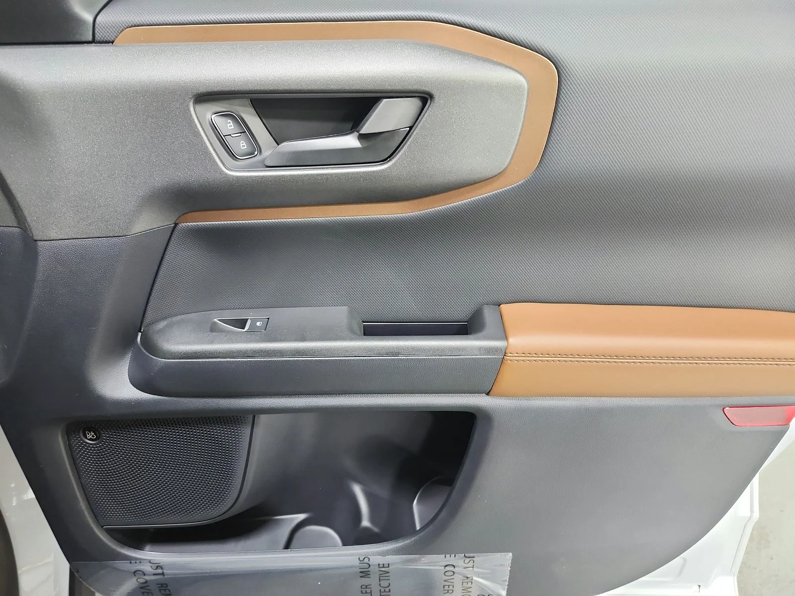 New 2026 Space White Metallic Ford Outer Banks® image 43