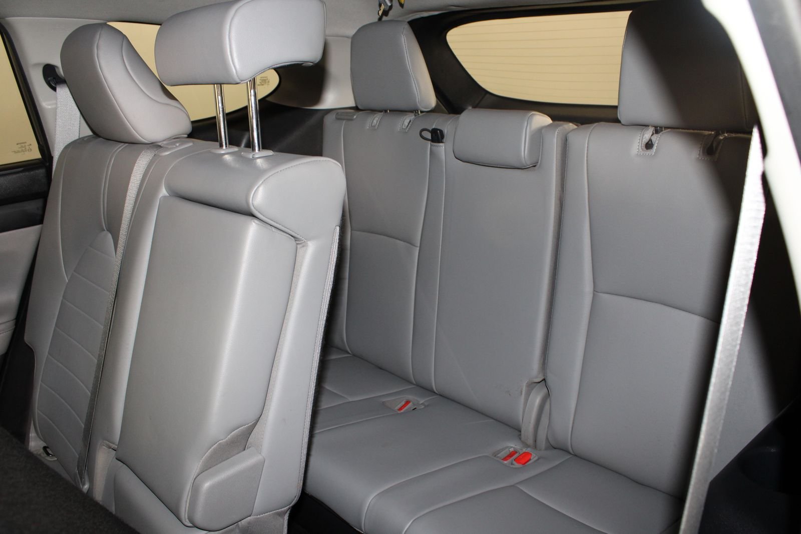 Used 2023  Toyota XLE image 13