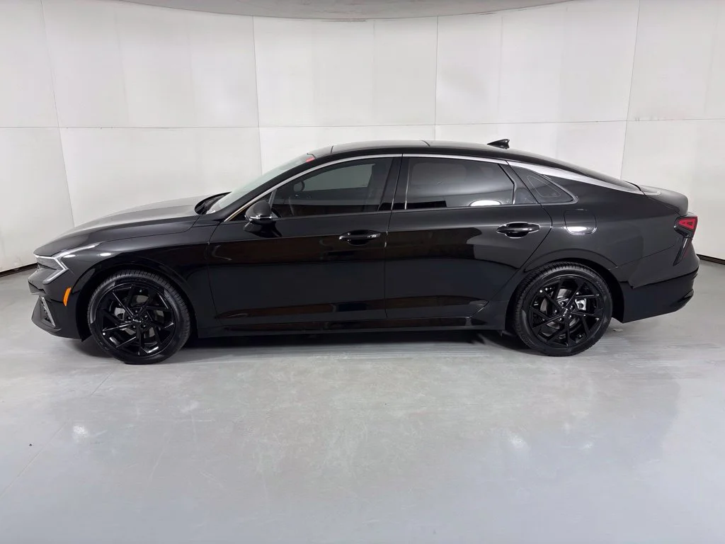 New 2027 Black Kia GT-Line image 5