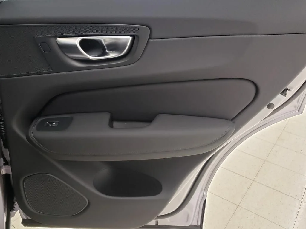 2026 Volvo XC60 Plus - Photo 15