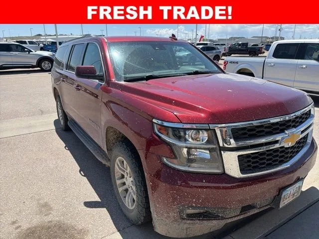 2020 Chevrolet Suburban 4WD 1500 LT's photo