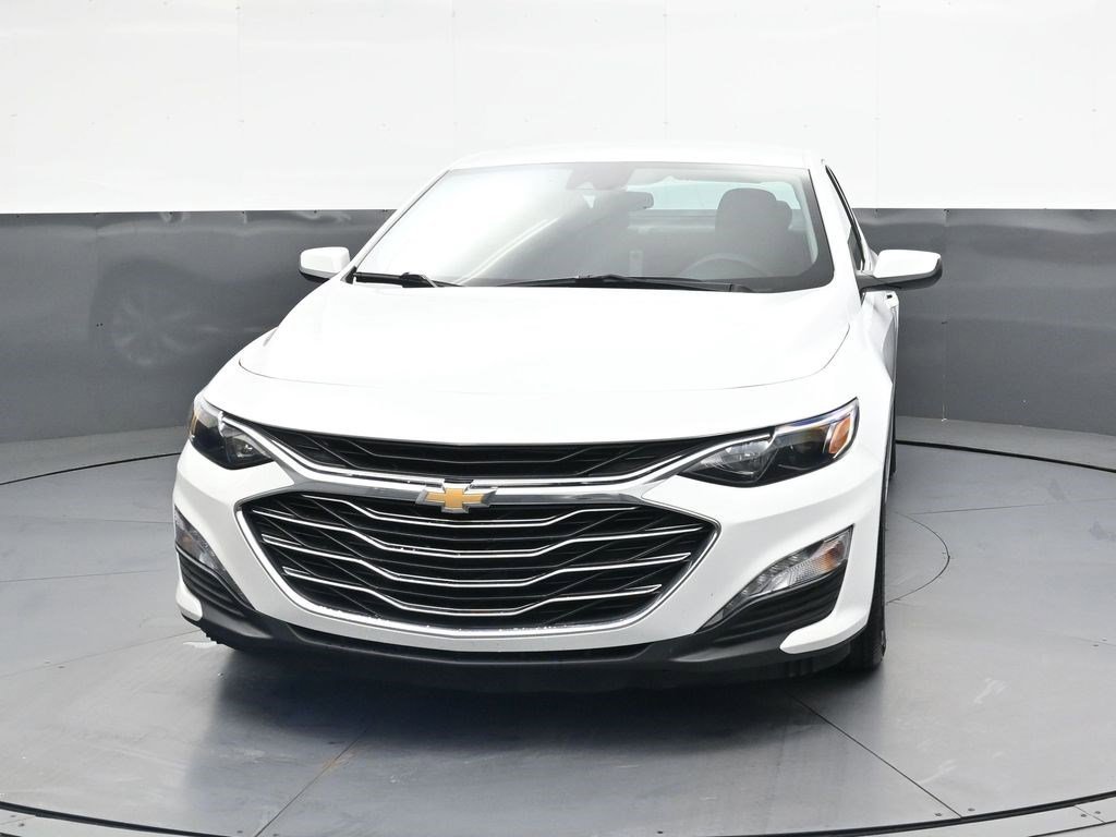 Used 2024 Summit White Chevrolet LT image 8