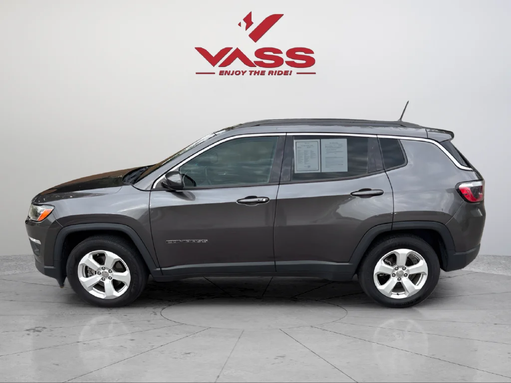 Used 2021 Crystal Metallic Jeep Latitude image 2