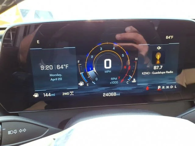 Used 2025 Mosaic Black Metallic Chevrolet LT image 18