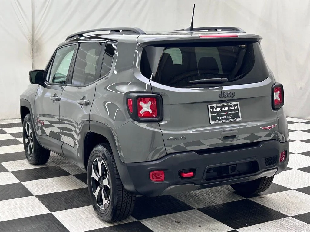 Used 2022 Gray Jeep Trailhawk image 5