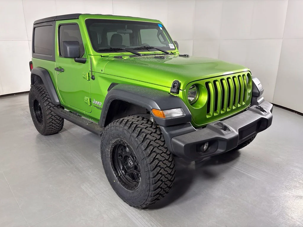 Used 2019 Green Jeep Sport S image 2