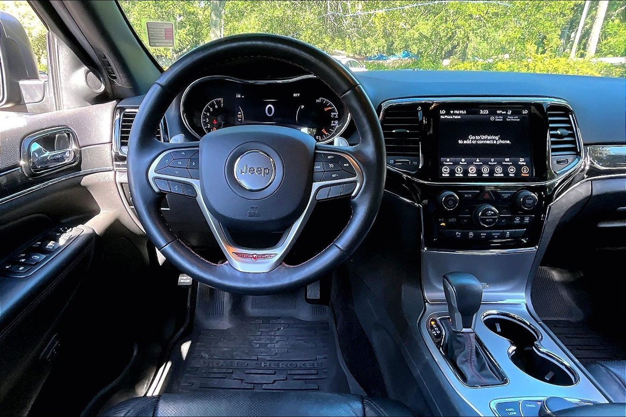 Used 2019 Gray Jeep Trailhawk image 8