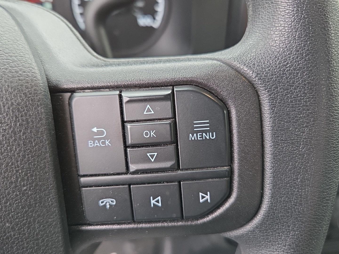 Used 2025 Oxford White Ford XLT image 17