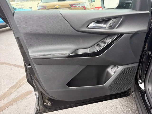 New 2027 Mosaic Black Metallic Chevrolet LT image 17