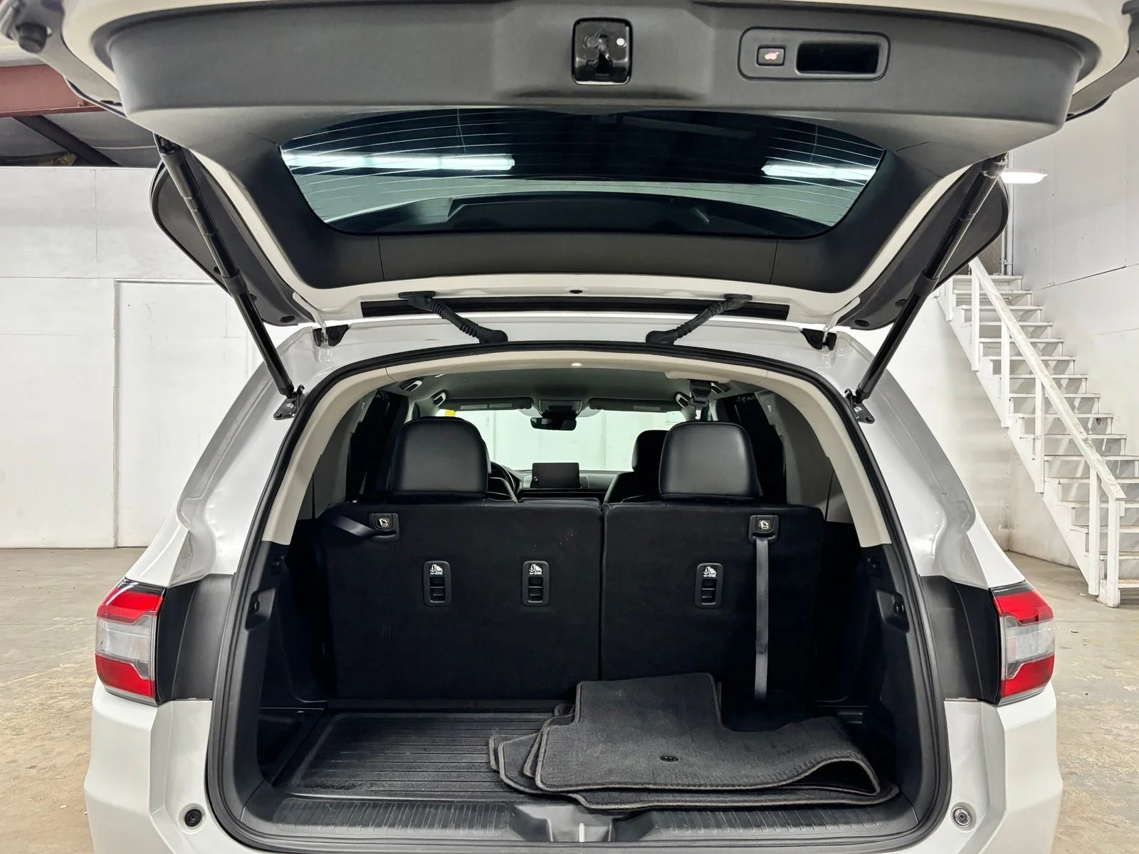Used 2024 Gray Honda EX-L image 24