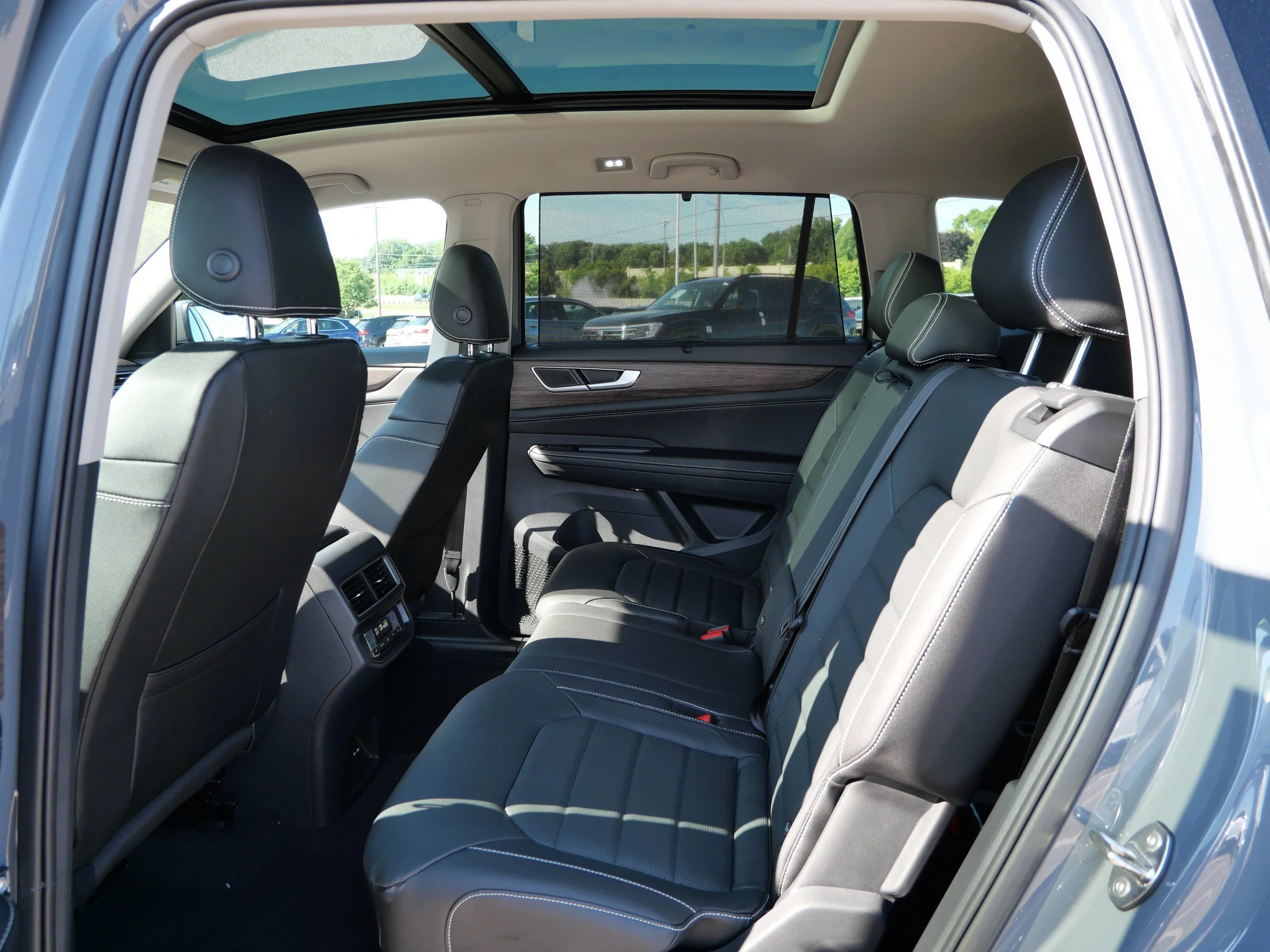 New 2026 Pure Gray Volkswagen 2.0T SEL image 6