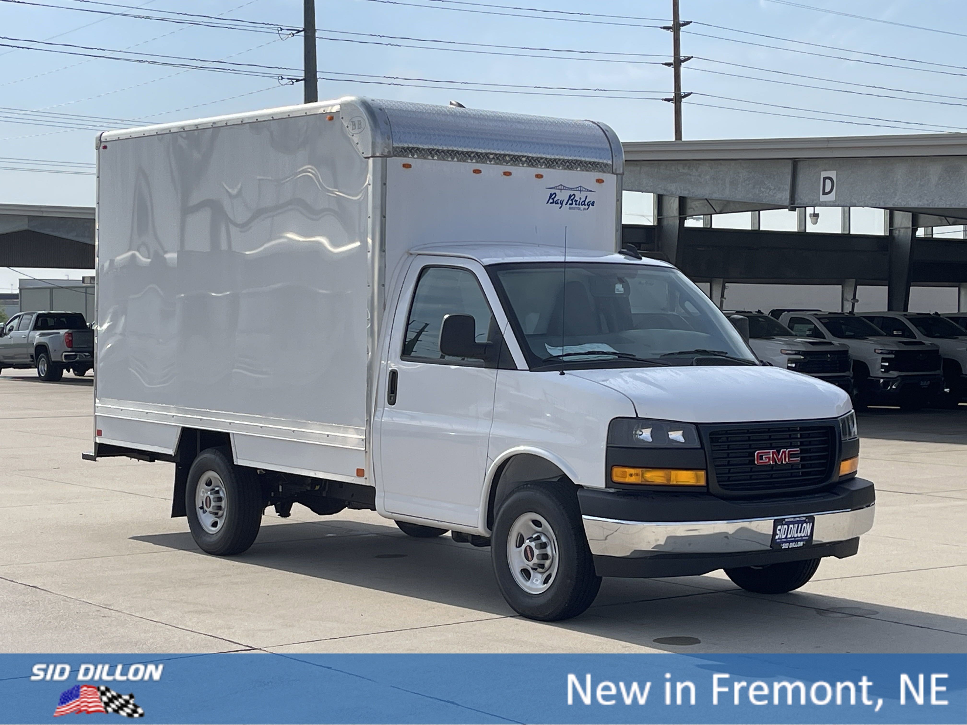 New 2025 Summit White GMC Work Van image 9