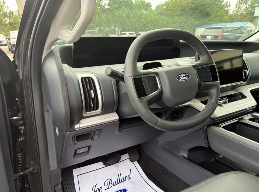 New 2027 Dark Matter Gray Metallic Ford Active image 5