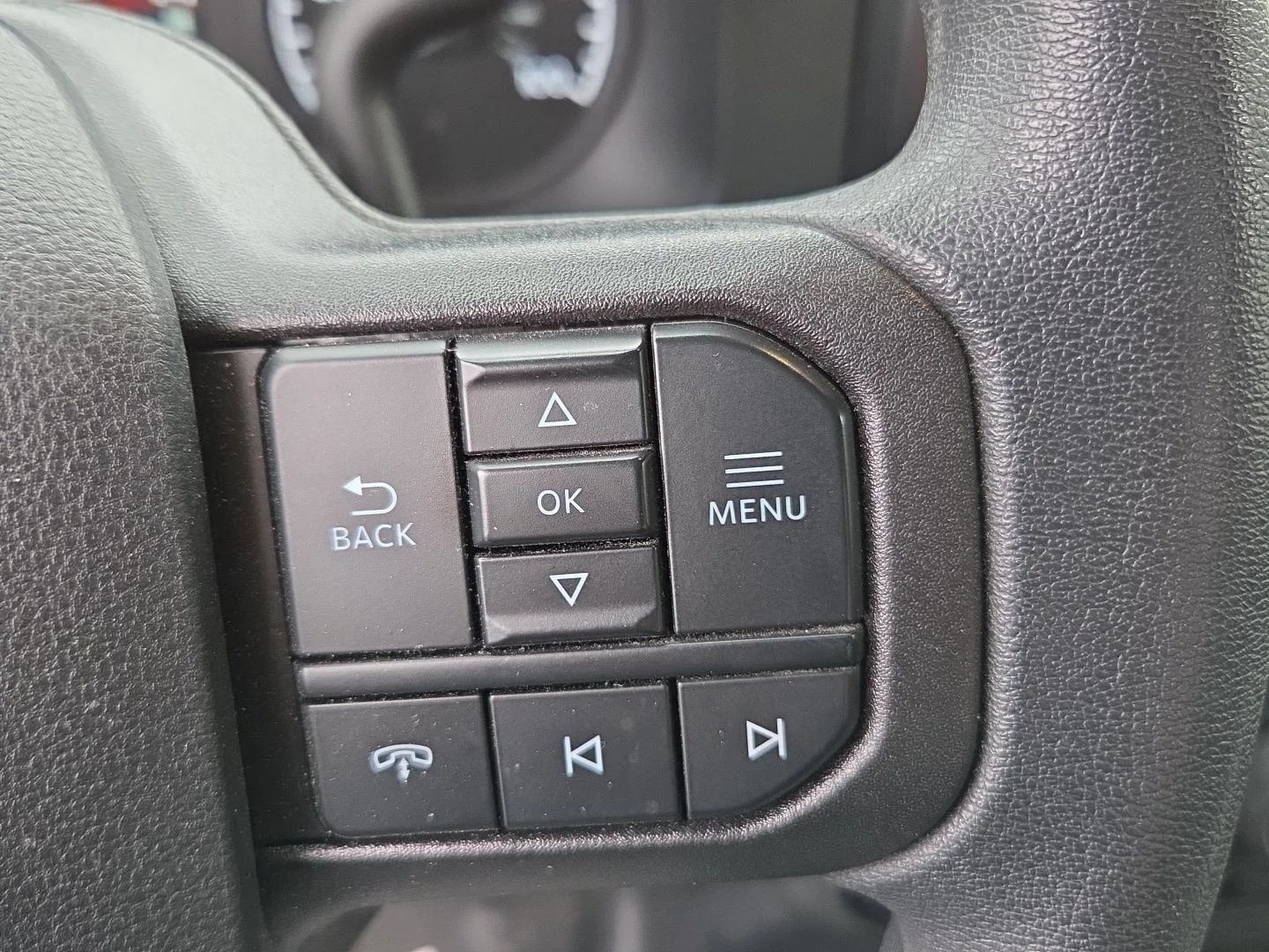 Used 2025 Oxford White Ford XLT image 17