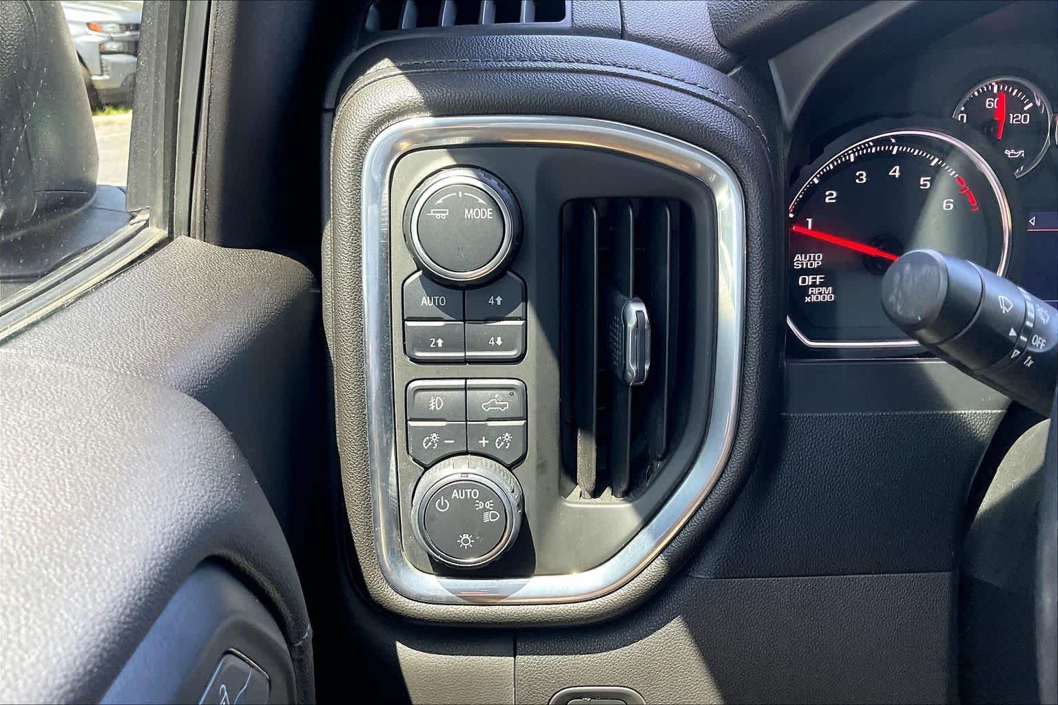 Used 2021 SATIN STEEL METALLIC Chevrolet LT Trail Boss image 32