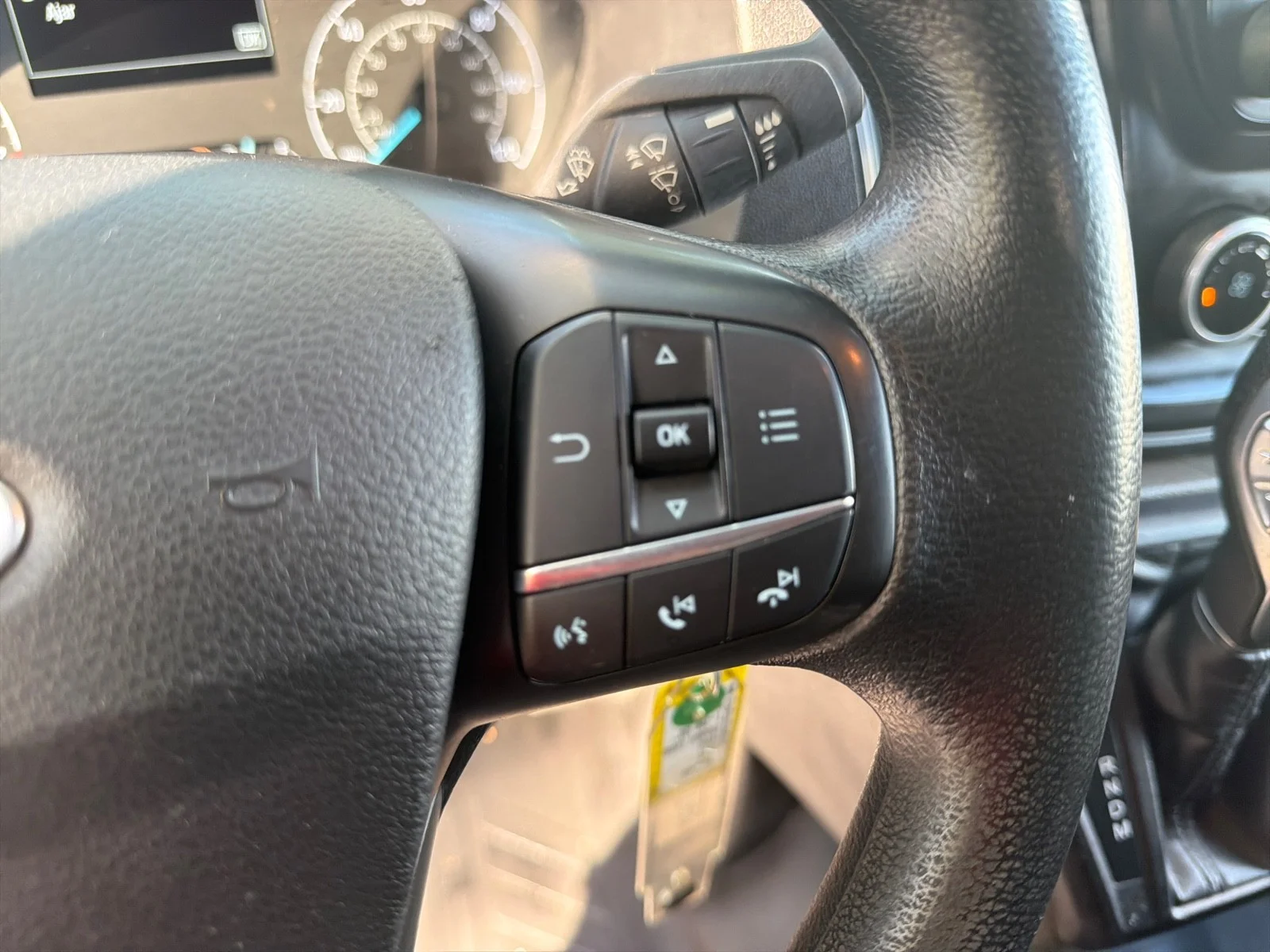 Used 2020 Oxford White Ford T250 MED ROOF image 15