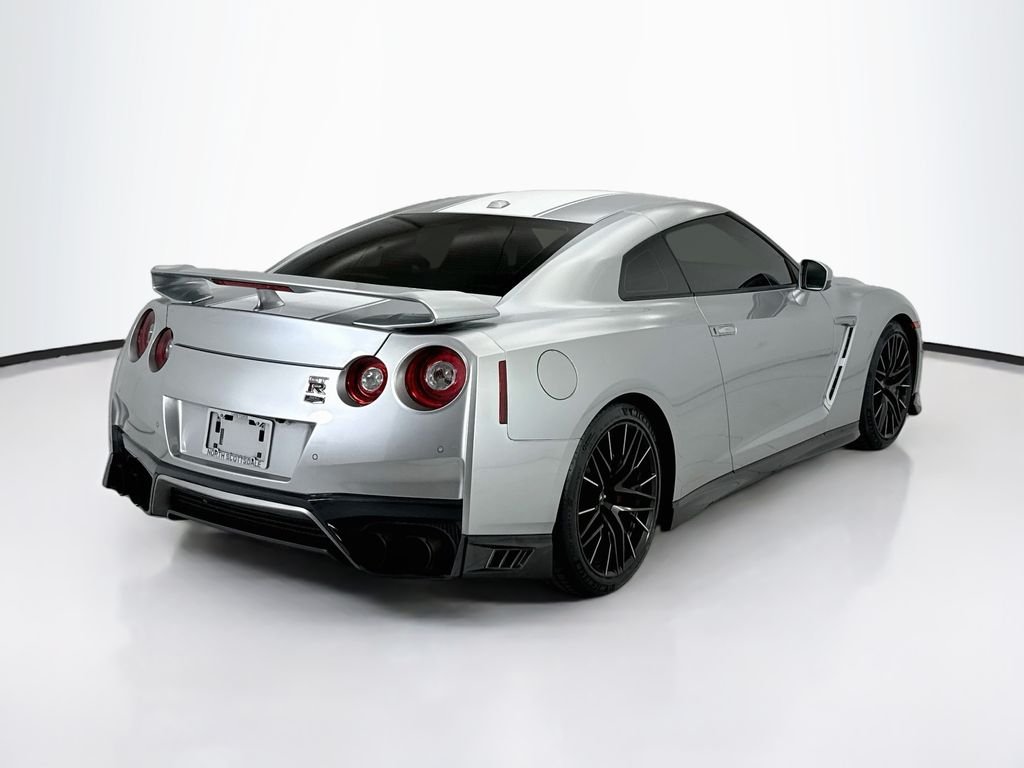 Used 2020 Super Silver Nissan Premium image 5