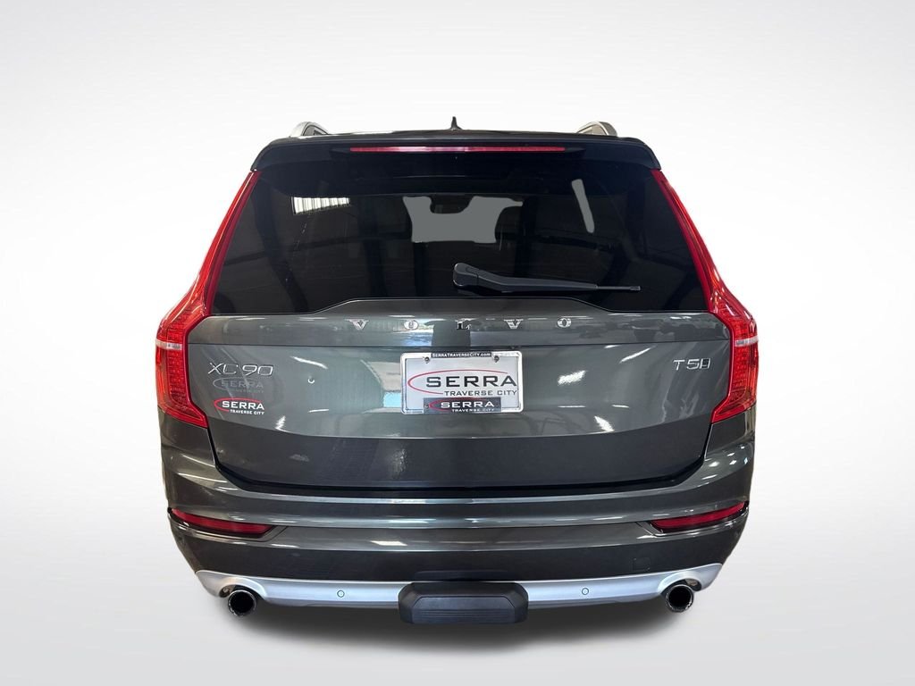 Used 2018 Green Volvo T5 Momentum image 4