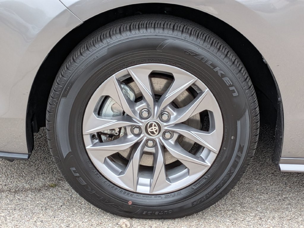 Used 2026  Toyota XLE image 15
