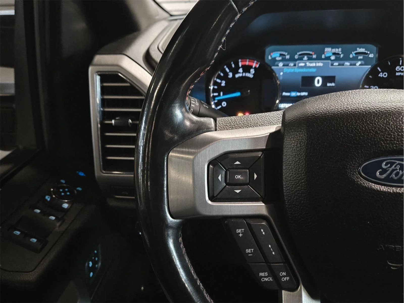 Used 2019 Agate Black Ford Platinum image 25