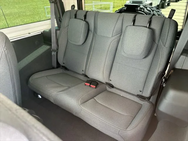 New 2026 Bright White Clear-Coat Exterior Paint Jeep Sport S image 21