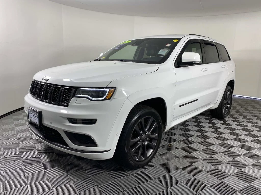 Used 2019 Bright White Clearcoat Jeep High Altitude image 4